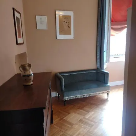 1bologna Center - Palace 600 Luxury Гостевой дом