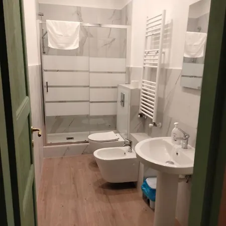 1bologna Center - Palace 600 Luxury Гостевой дом 3*